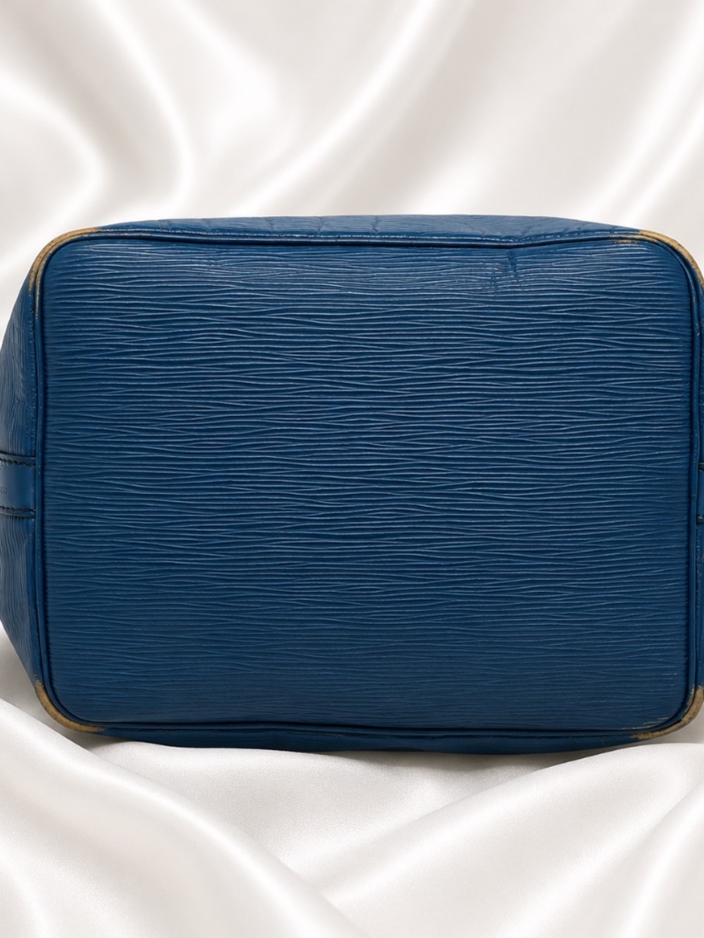 Louis Vuitton Petit Noe Handbag - Blue Epi Leather - Picture 5 of 12